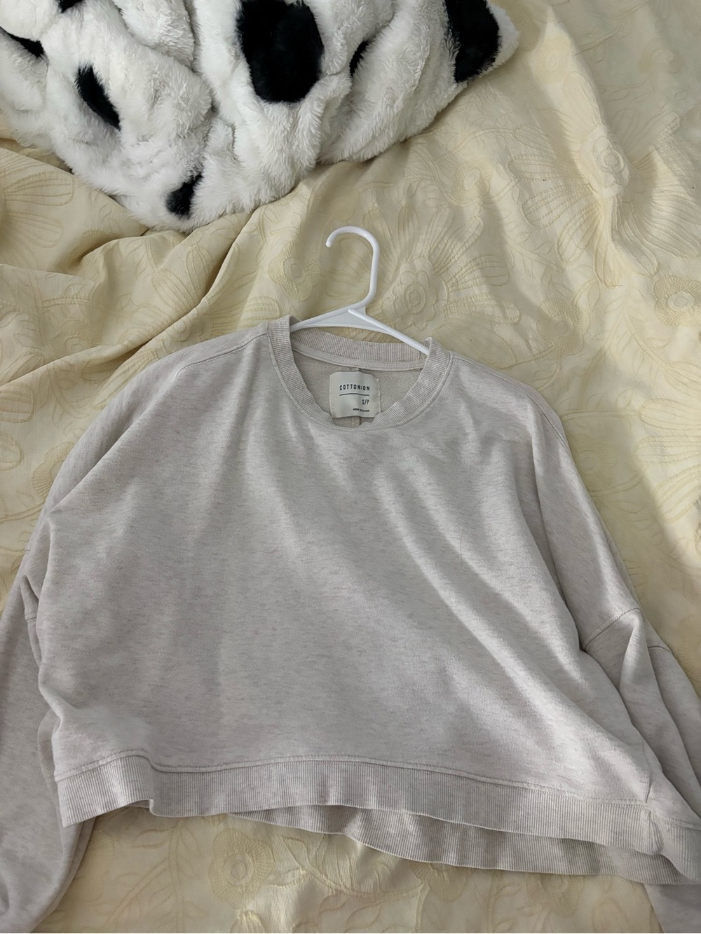 Cotton On Light Cream Crewneck Pullover